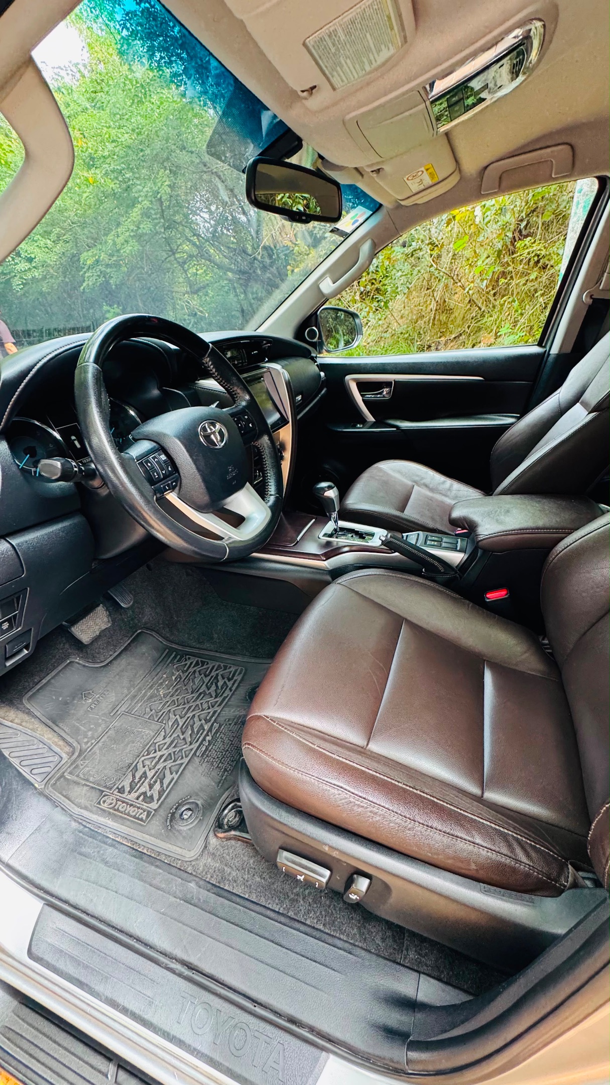 Toyota Hilux SW4 8