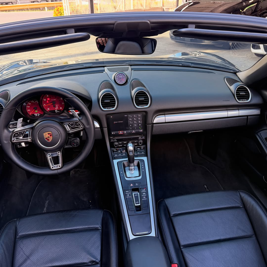 Porsche 718 Boxster 7