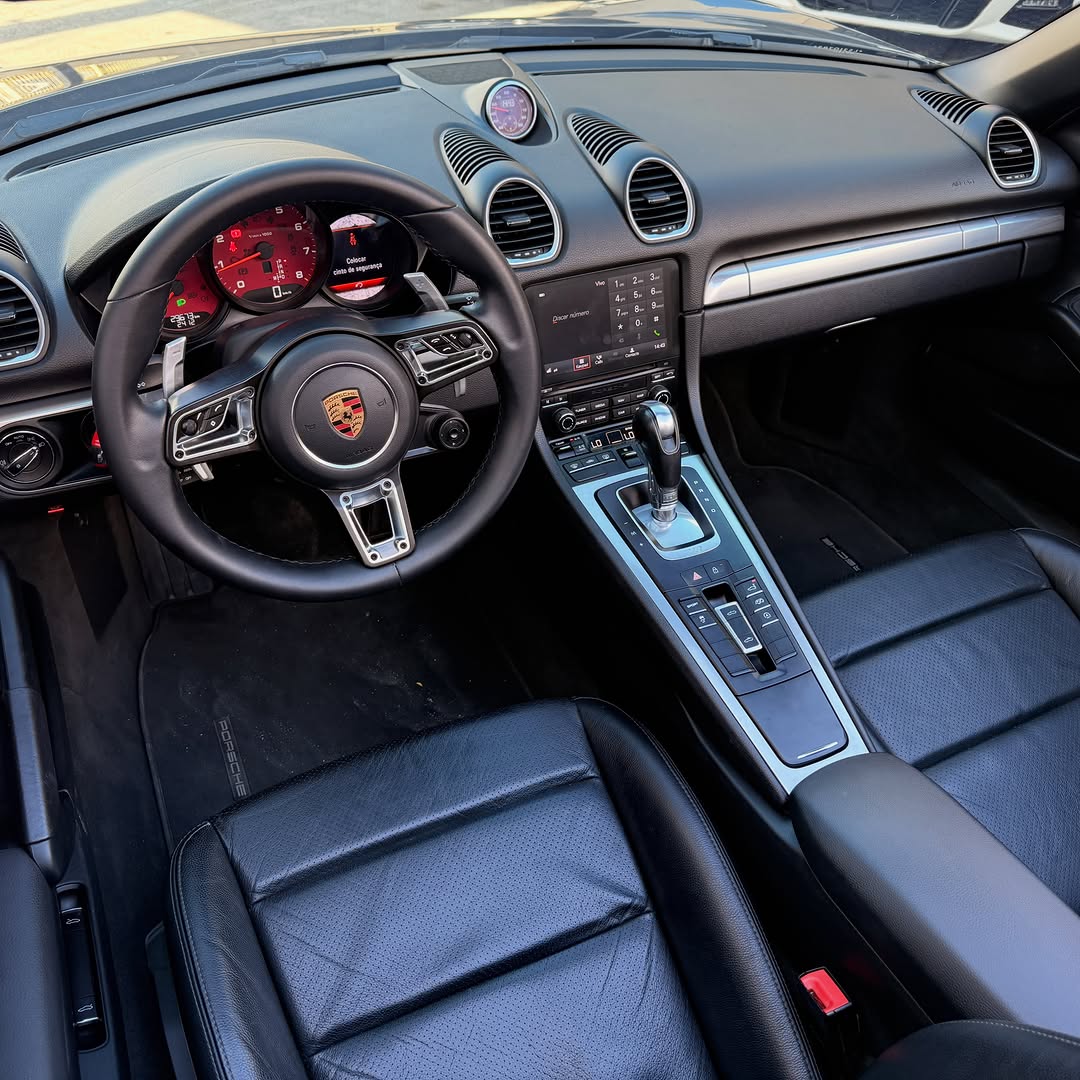 Porsche 718 Boxster 8