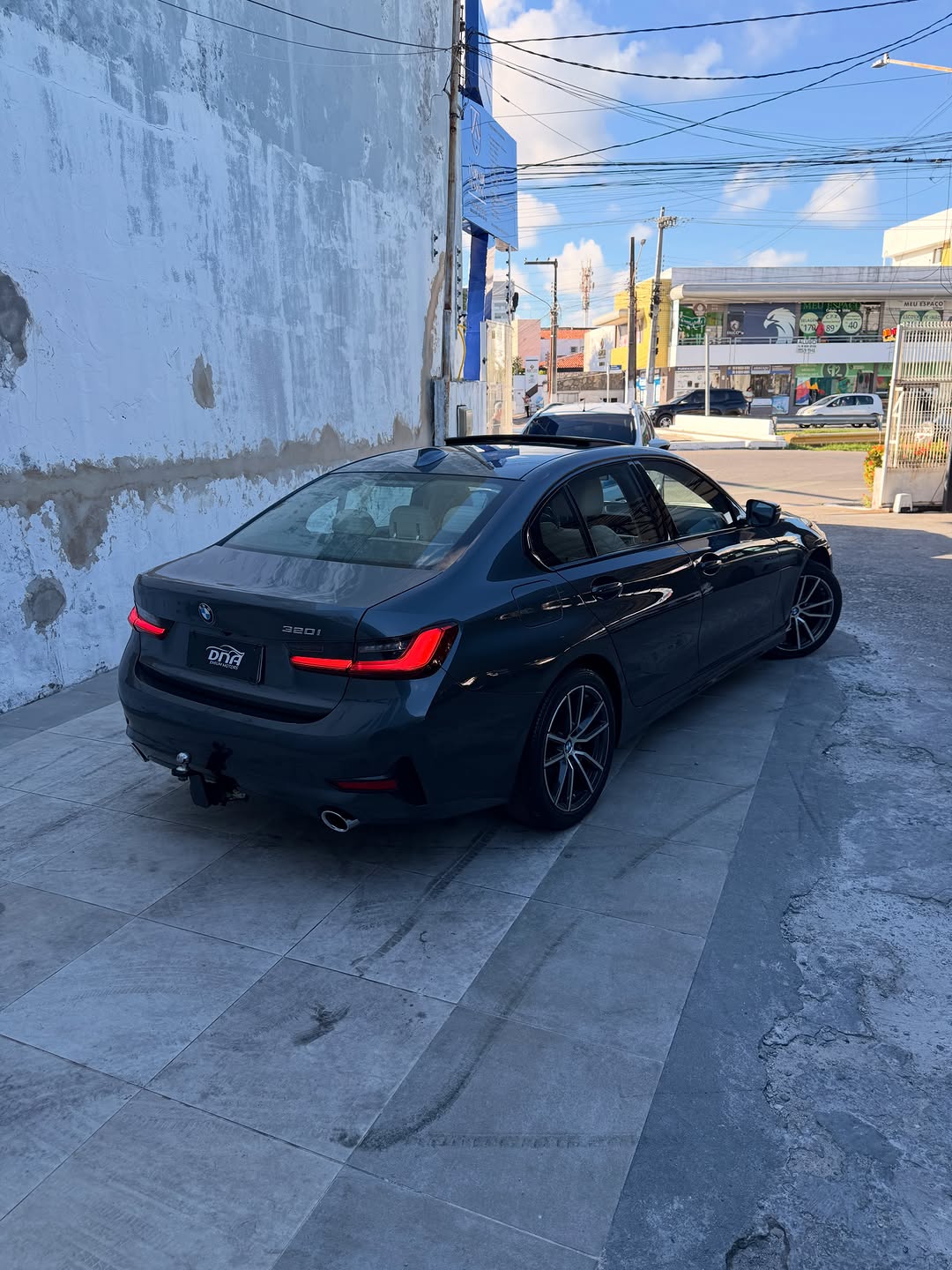 BMW 320i 3
