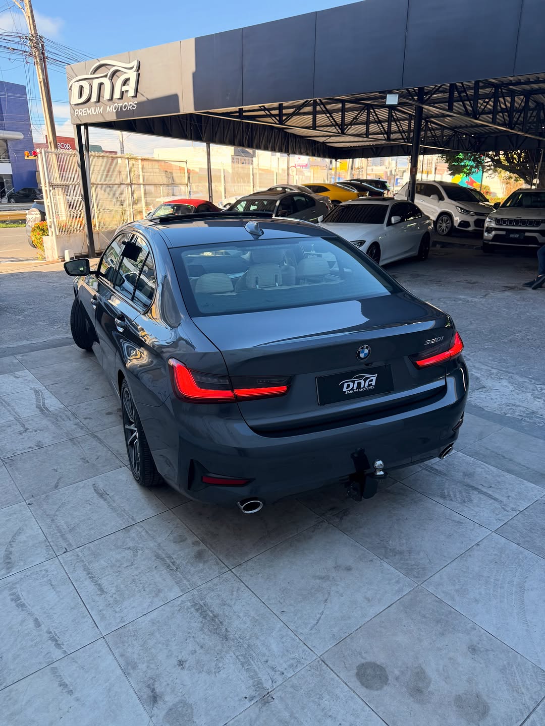 BMW 320i 5