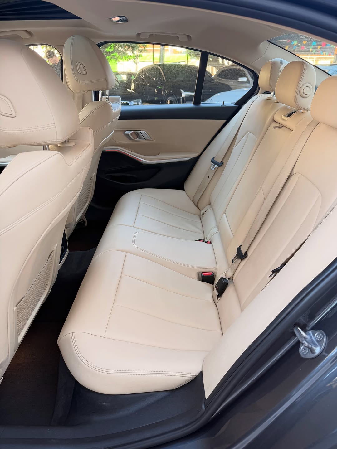 BMW 320i 6