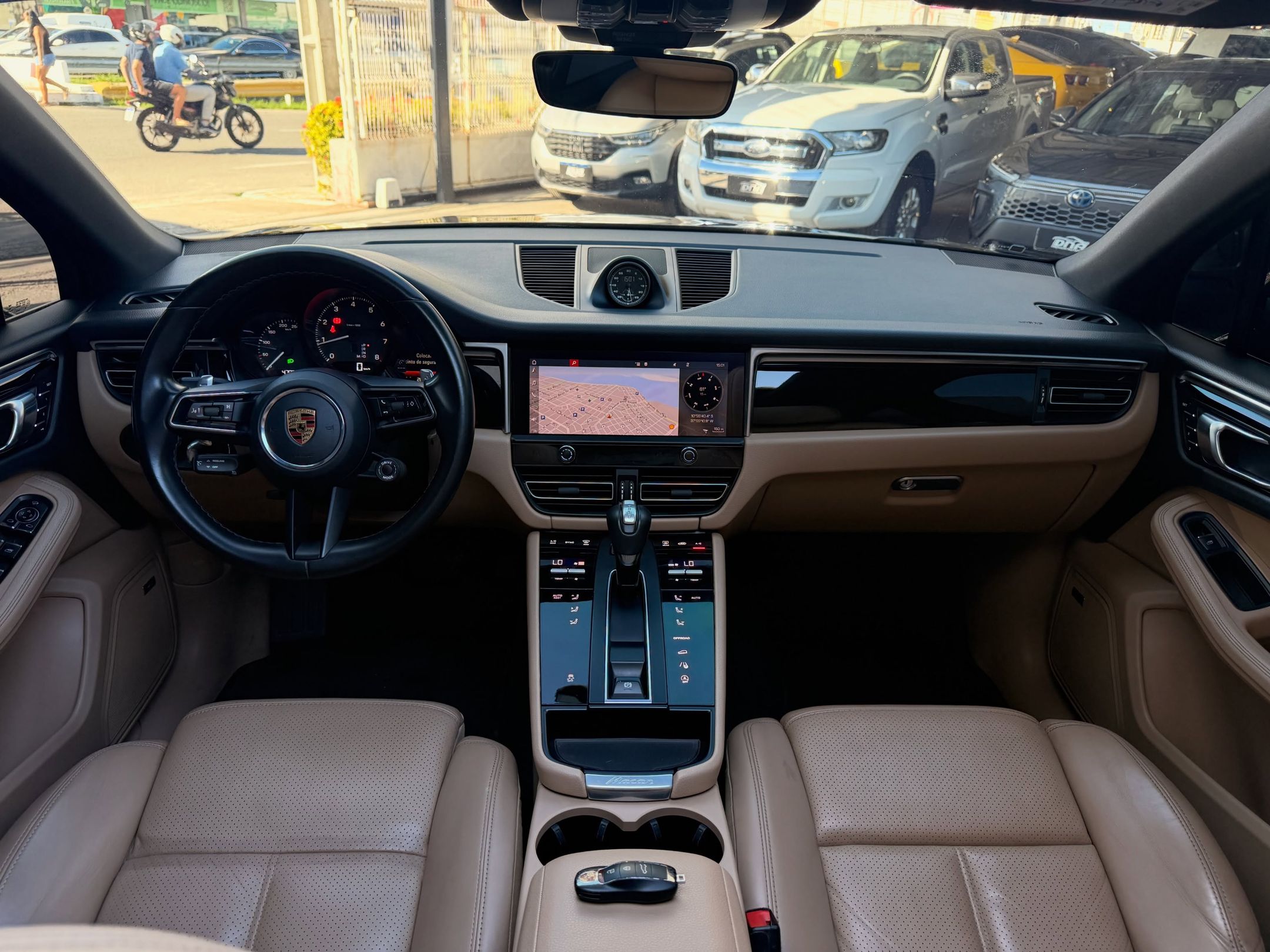 Porsche Macan 8