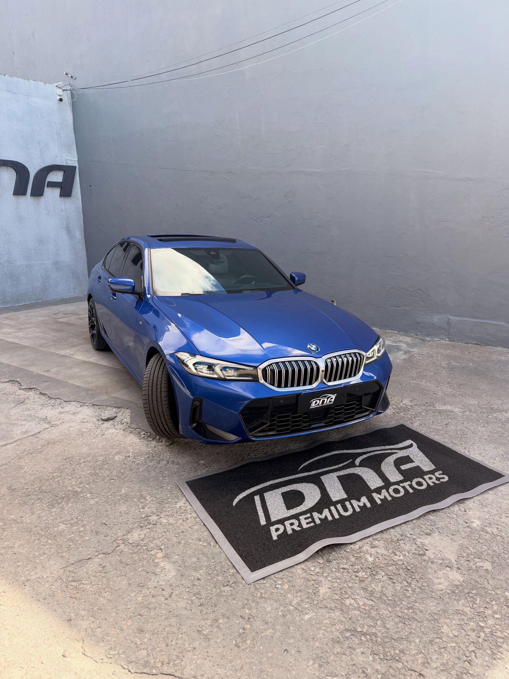 BMW 320i 4