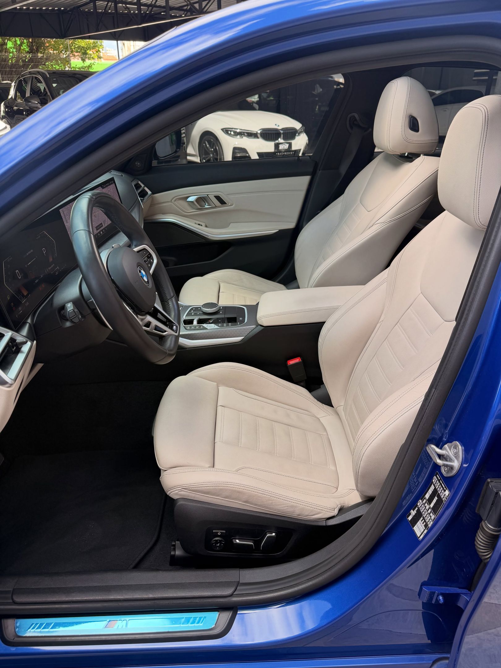 BMW 320i 7
