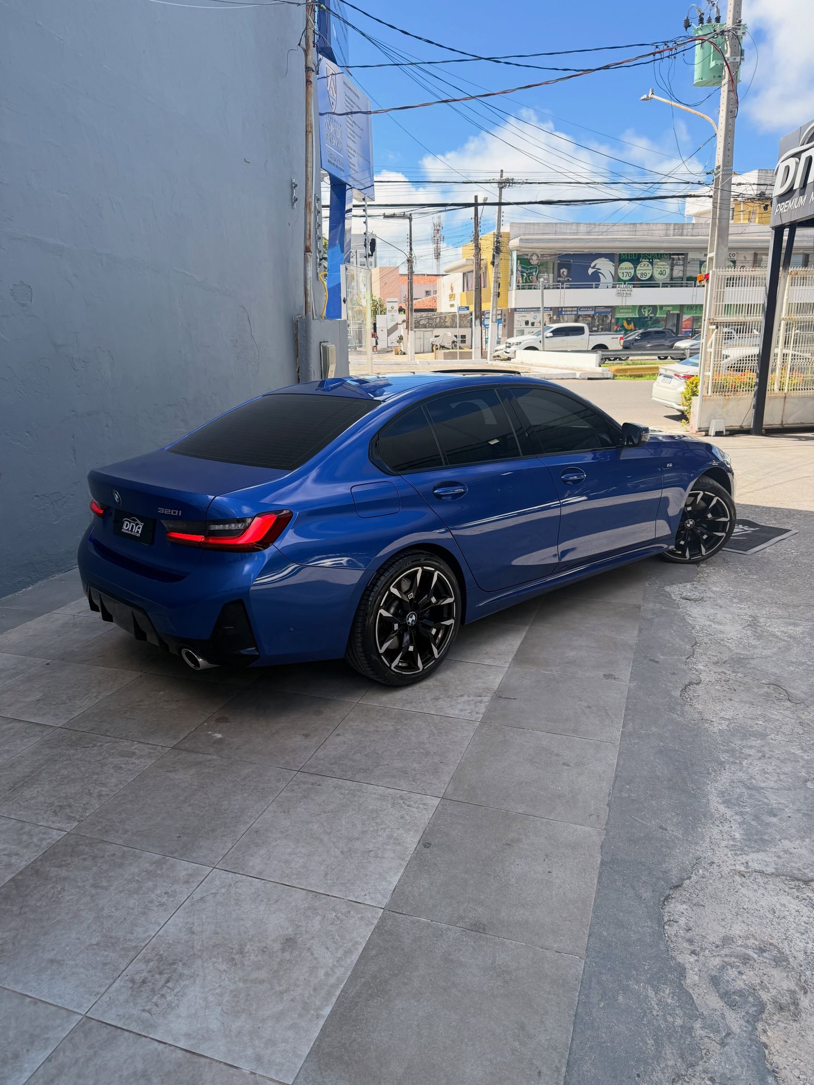 BMW 320i 3