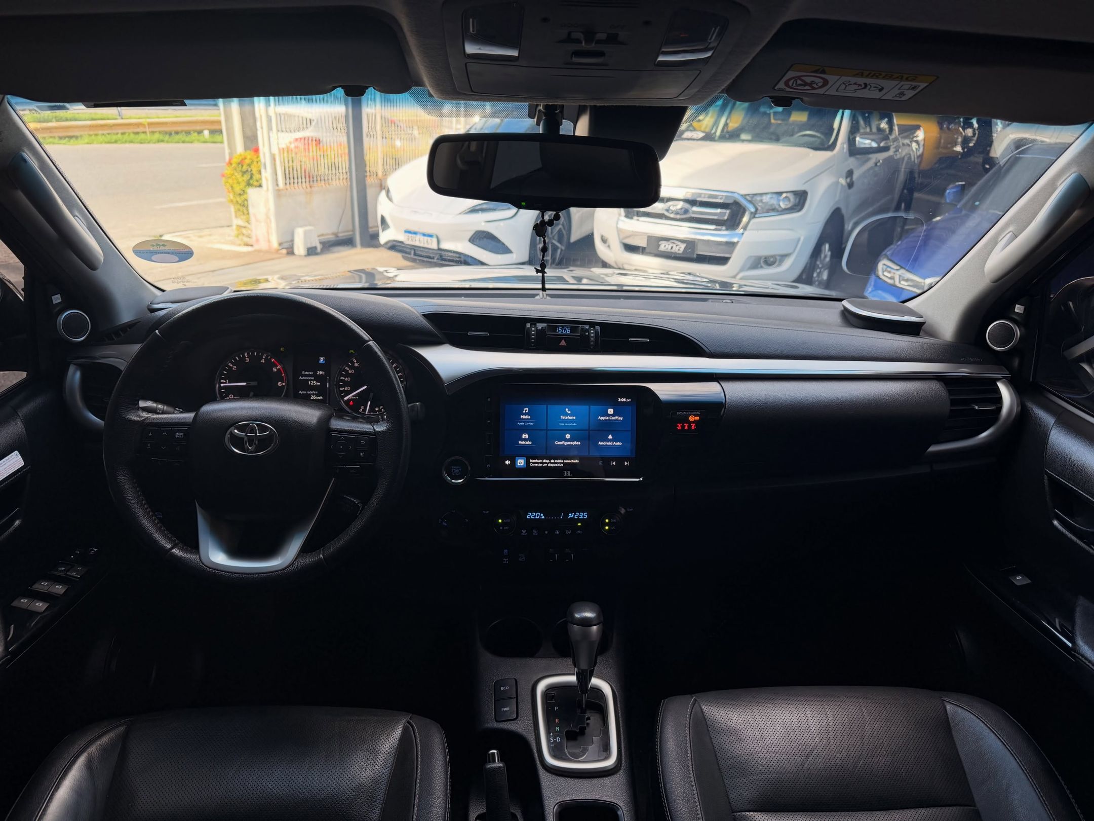 Toyota Hilux 8