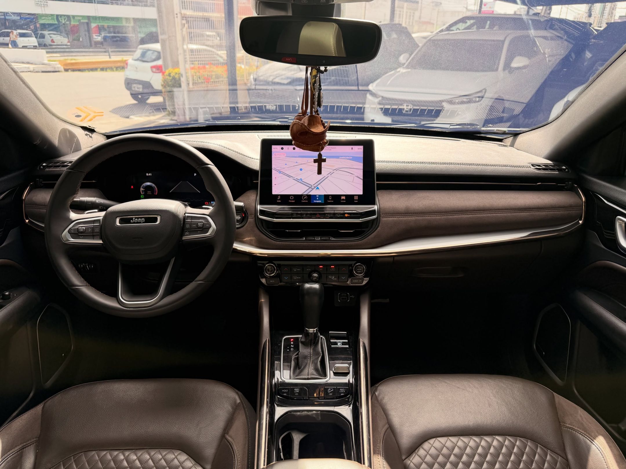 Jeep Commander 8