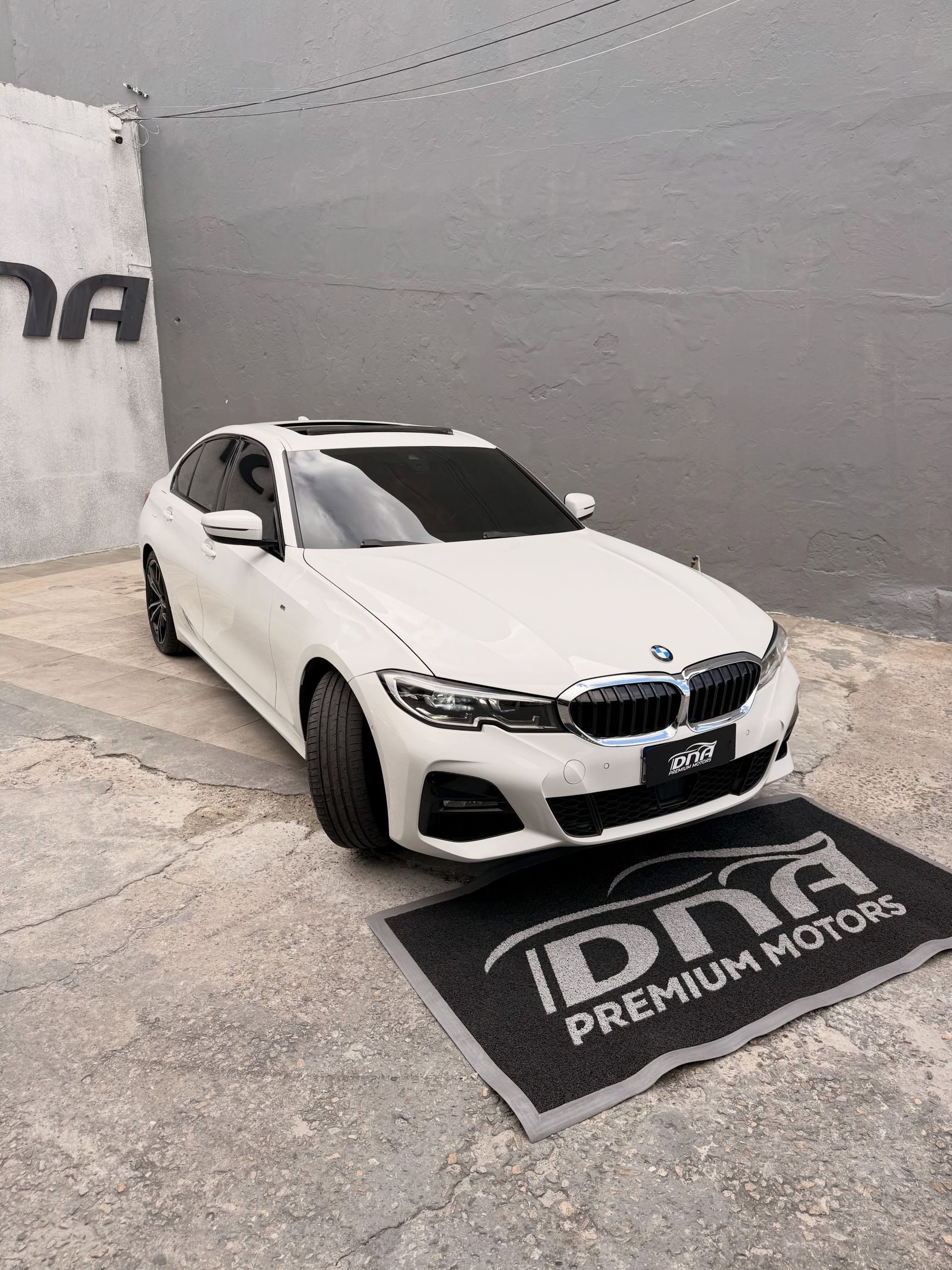BMW 320i 4