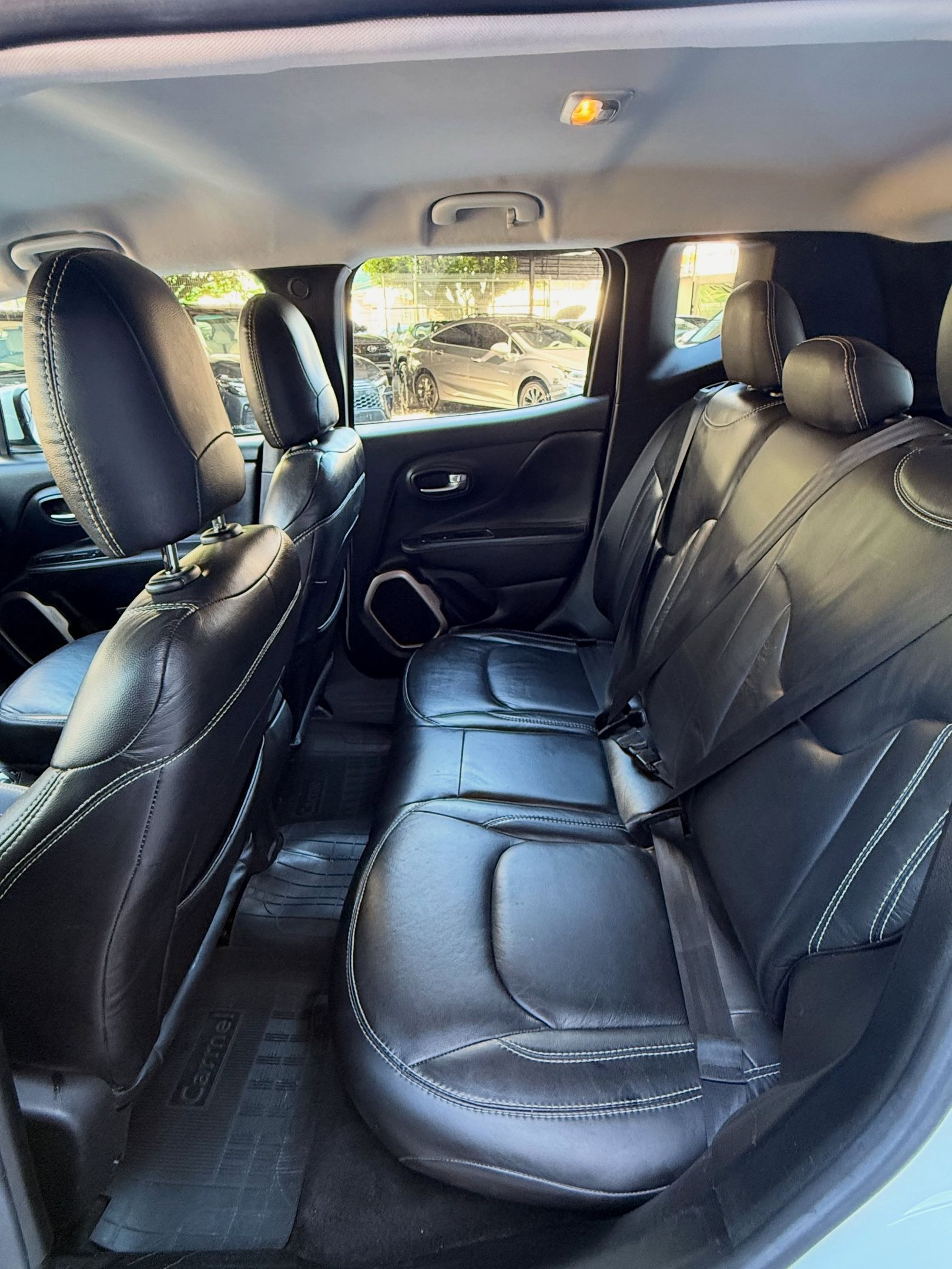 Jeep Renegade 6