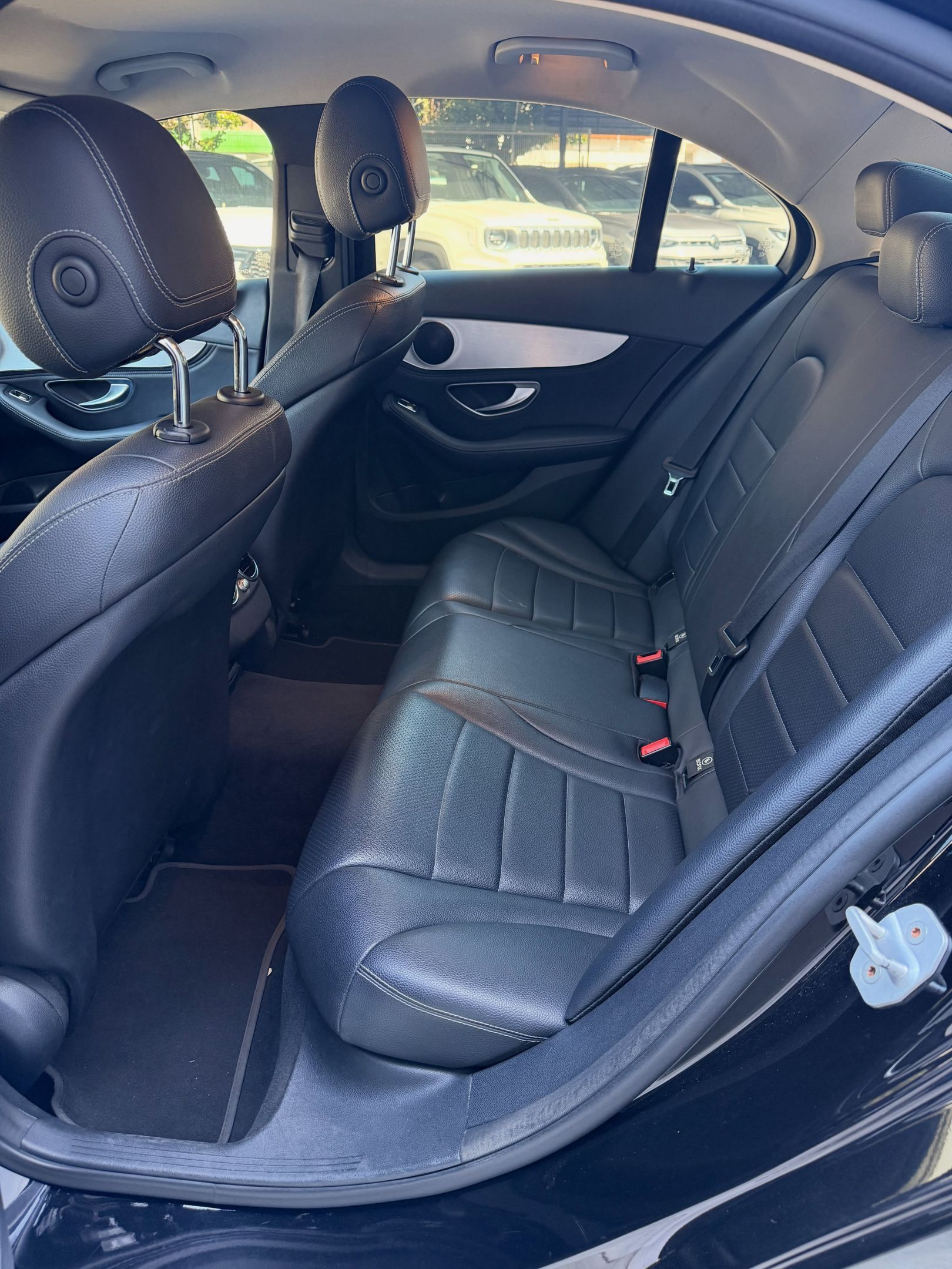 Mercedes-Benz C-180 6