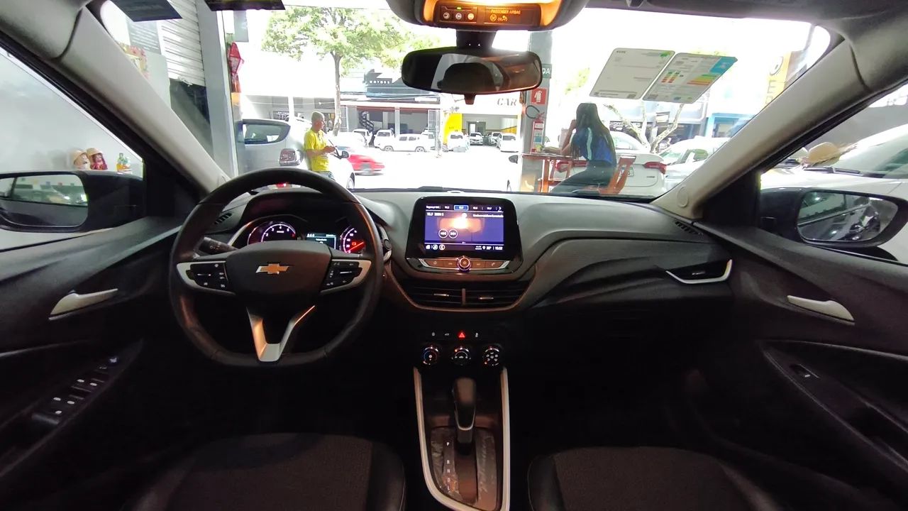 Chevrolet ONIX 8