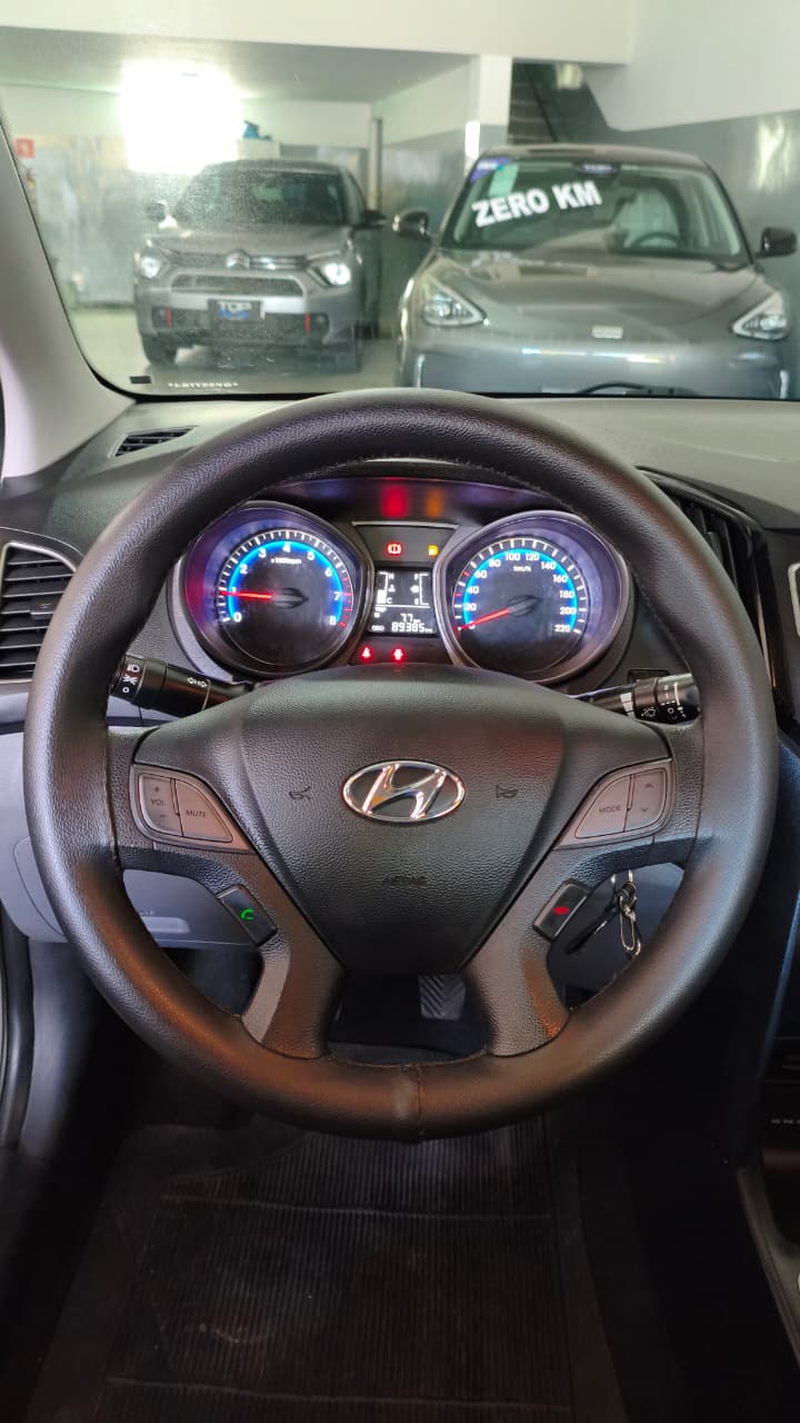 HYUNDAI HB20S 4