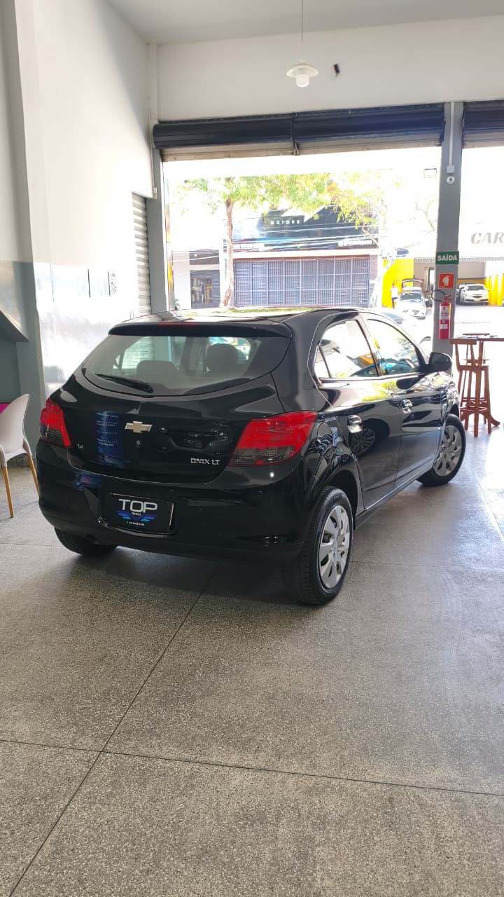 CHEVROLET ONIX 4