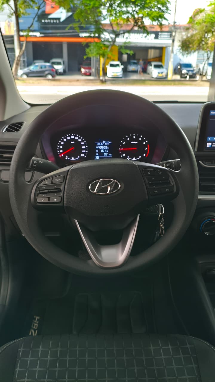 HYUNDAI HB20 3