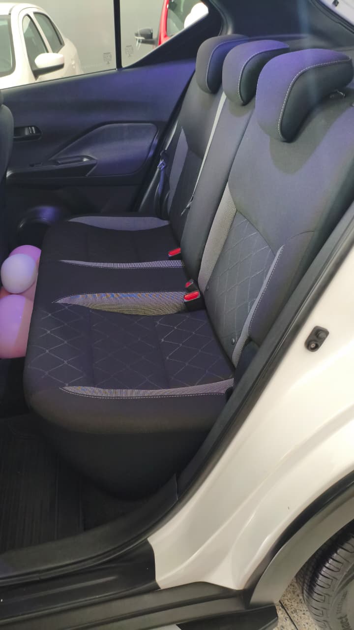 NISSAN KICKS 4