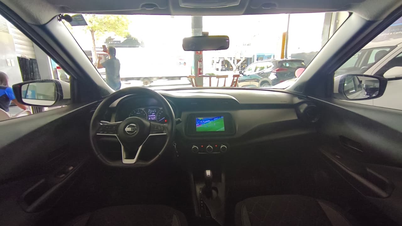 NISSAN KICKS 6