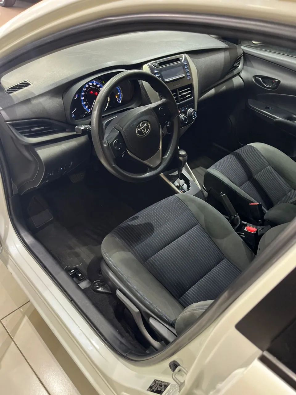 Toyota YARIS 10