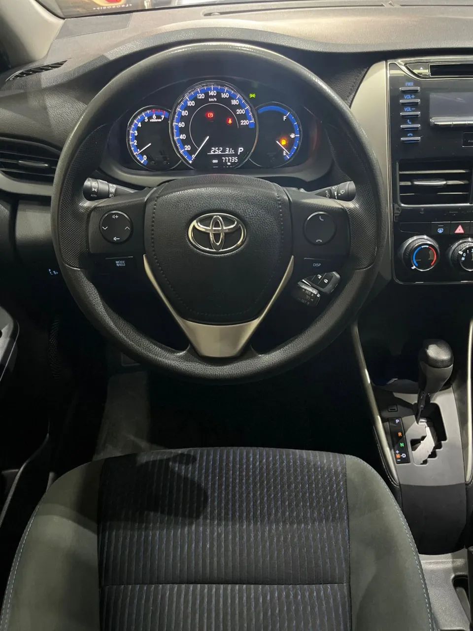 Toyota YARIS 7