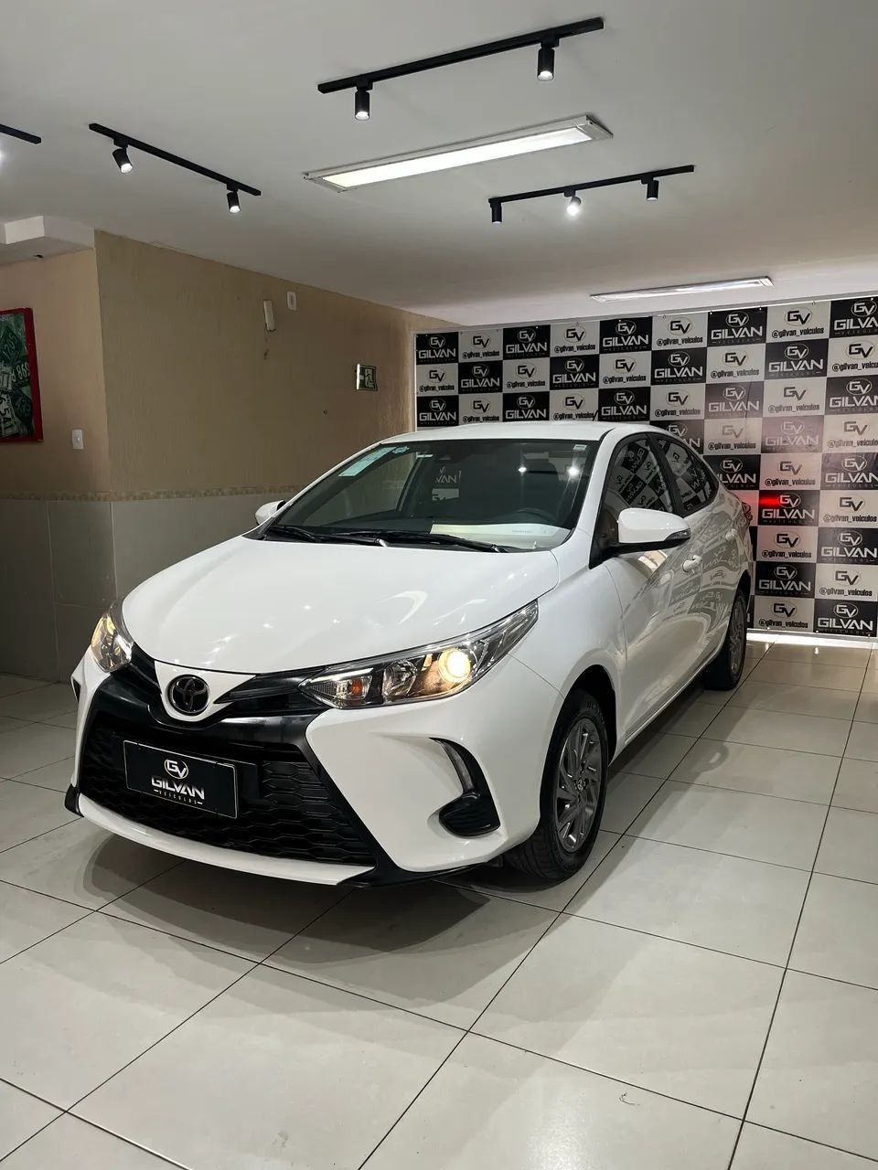 Toyota YARIS 2