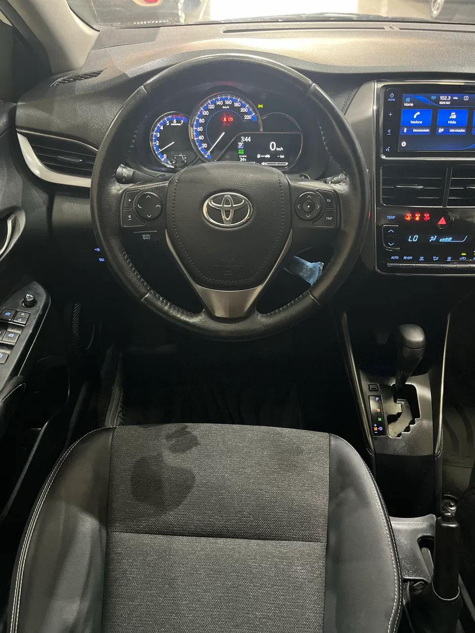 Toyota YARIS 9