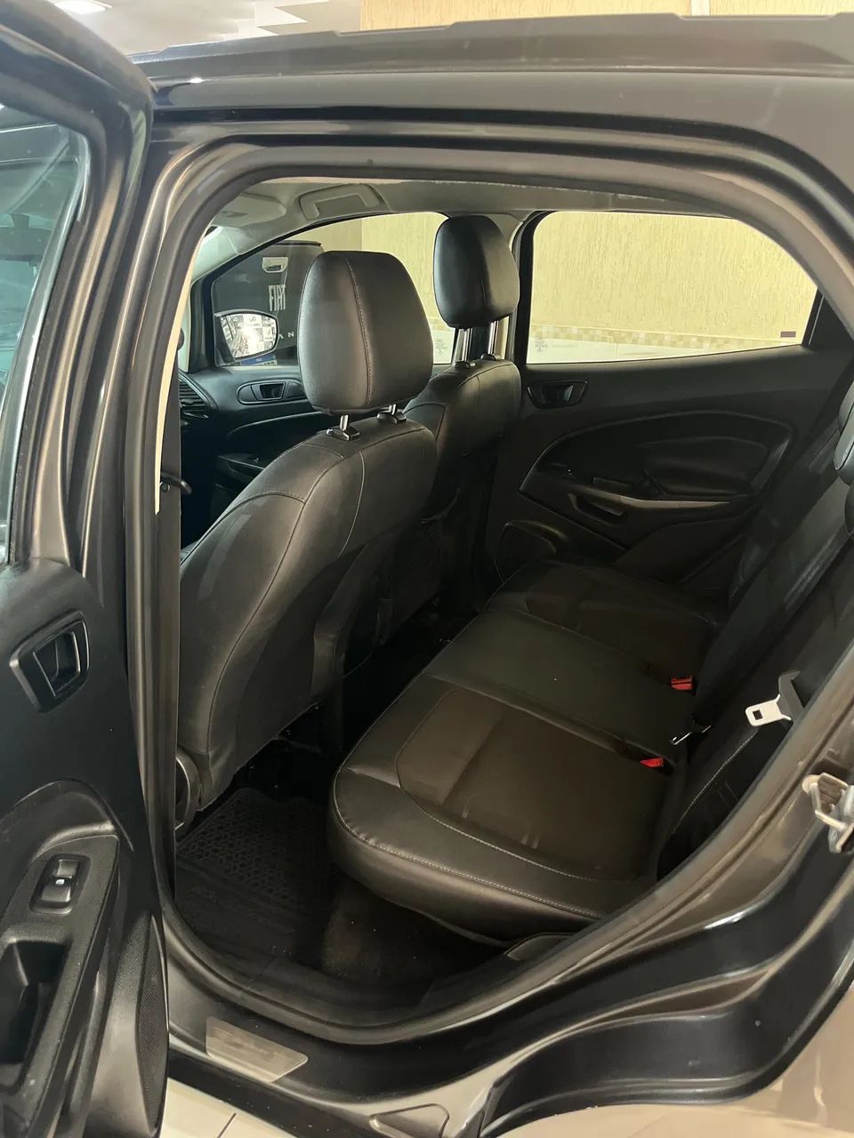 Ford ECOSPORT 12