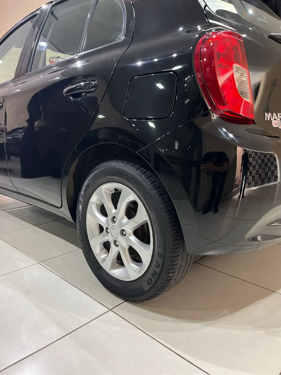 Nissan MARCH 13