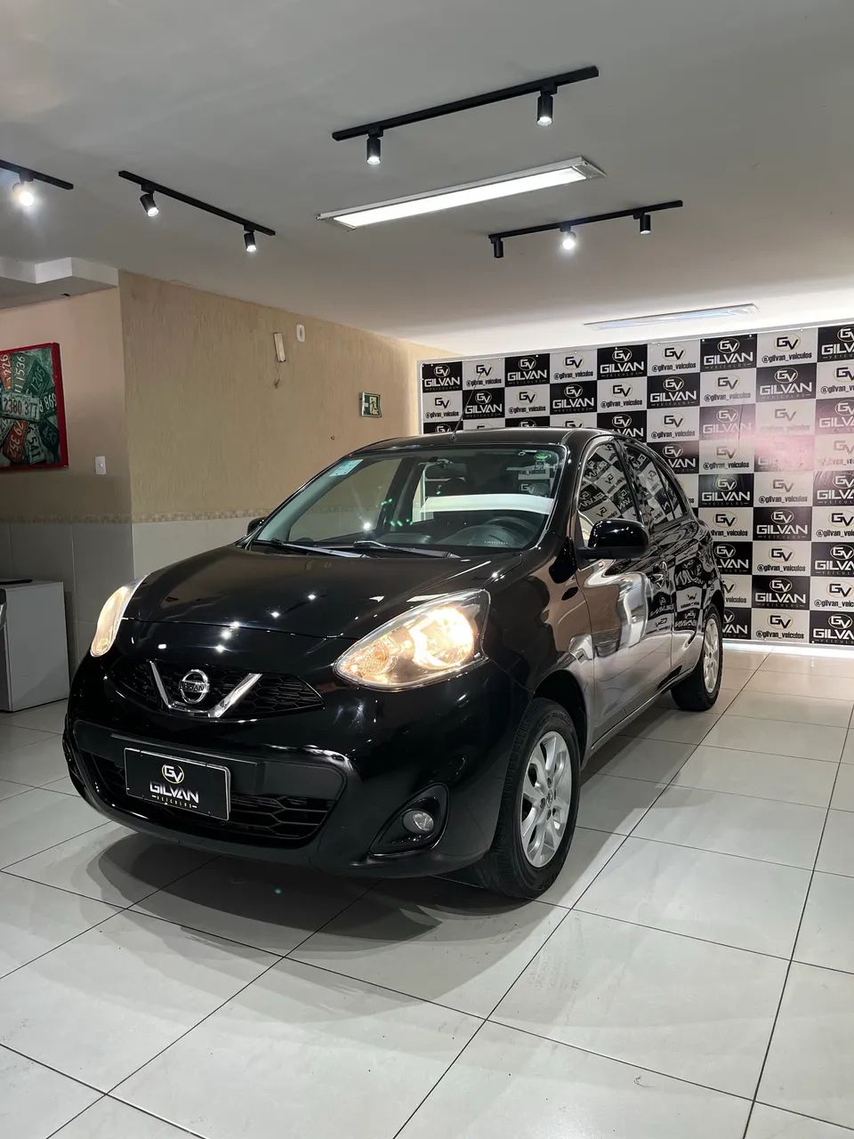 Nissan MARCH 3