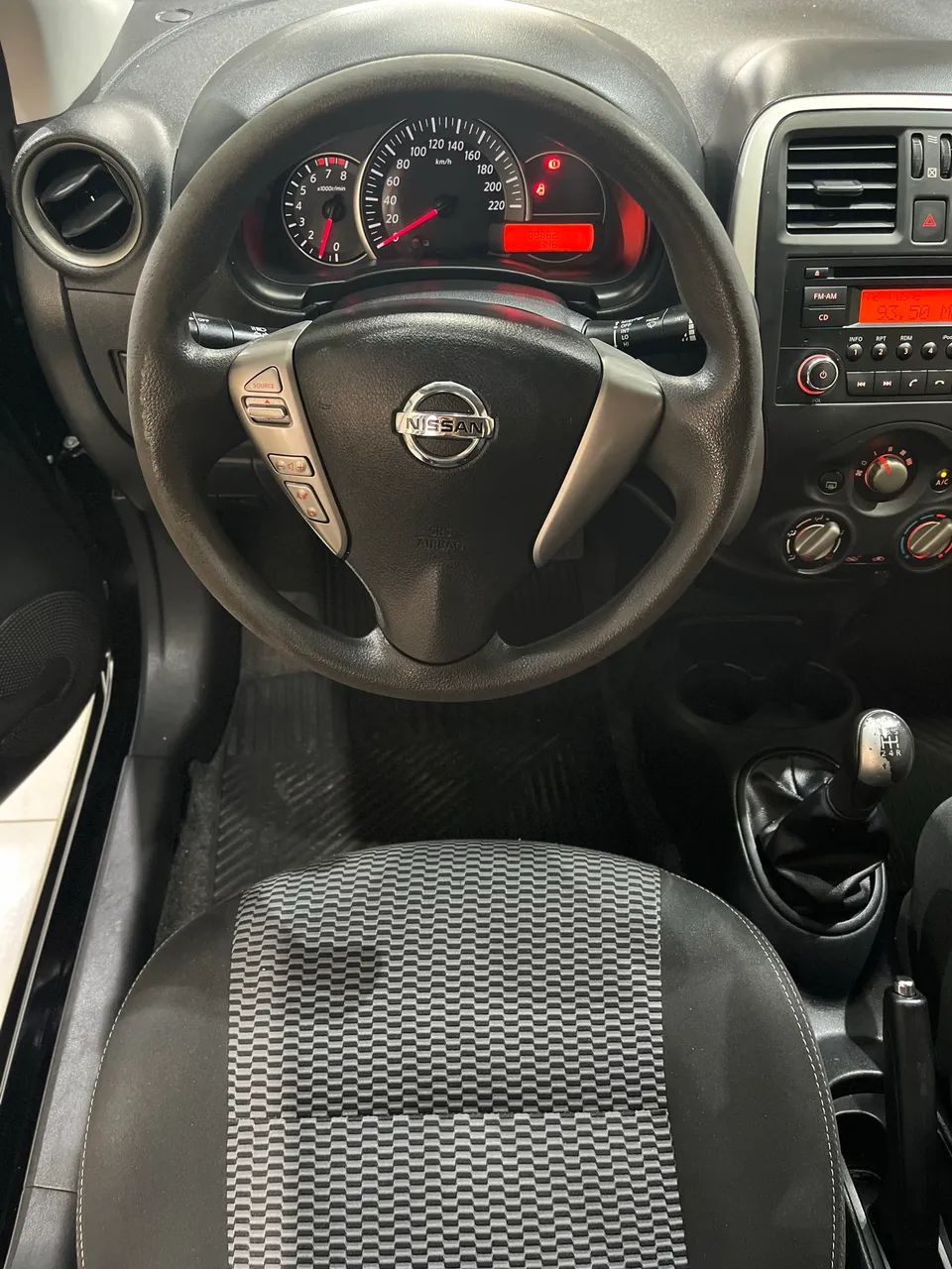 Nissan MARCH 7