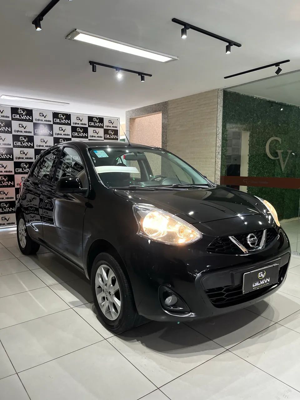 Nissan MARCH 6