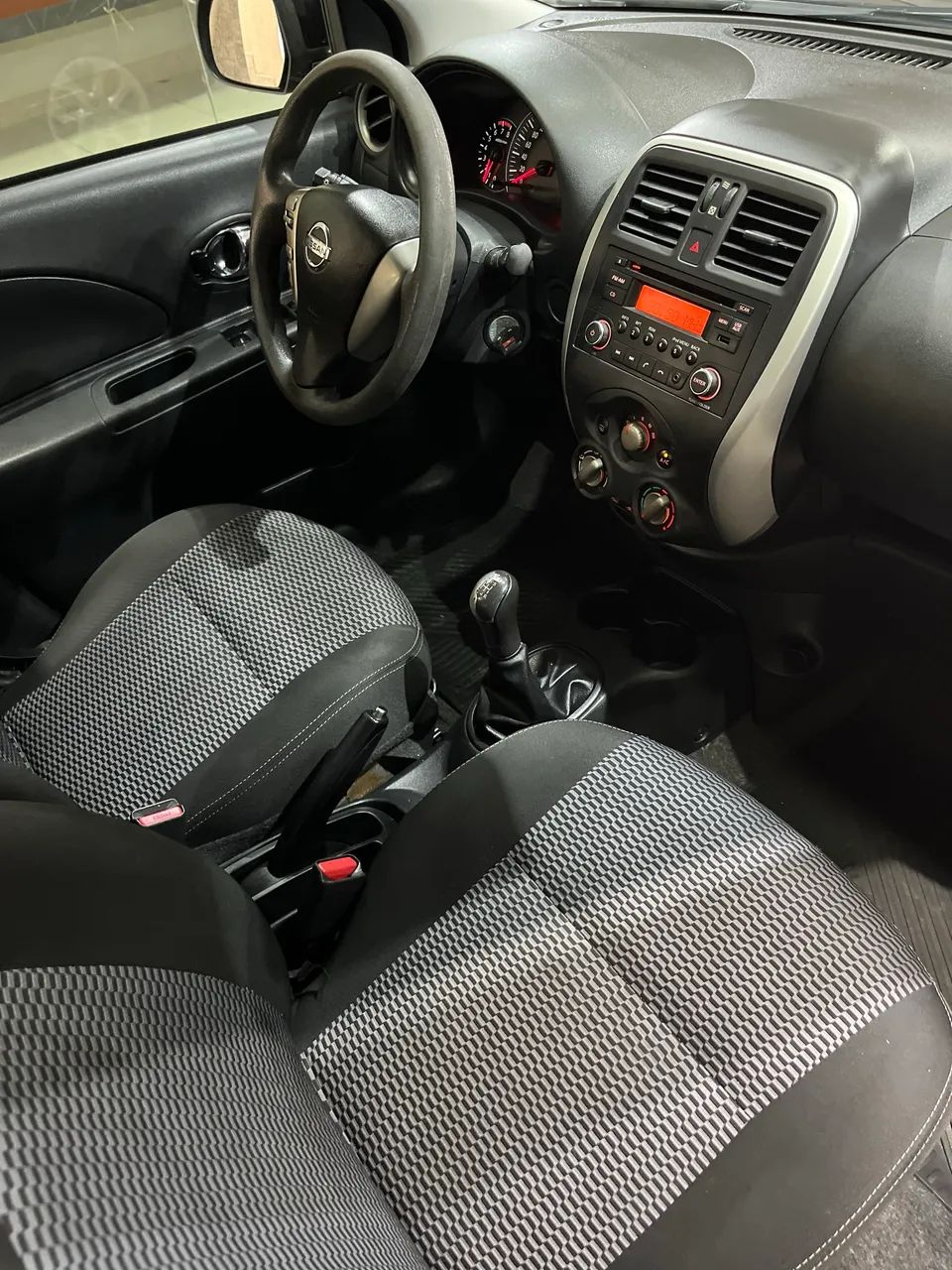 Nissan MARCH 11