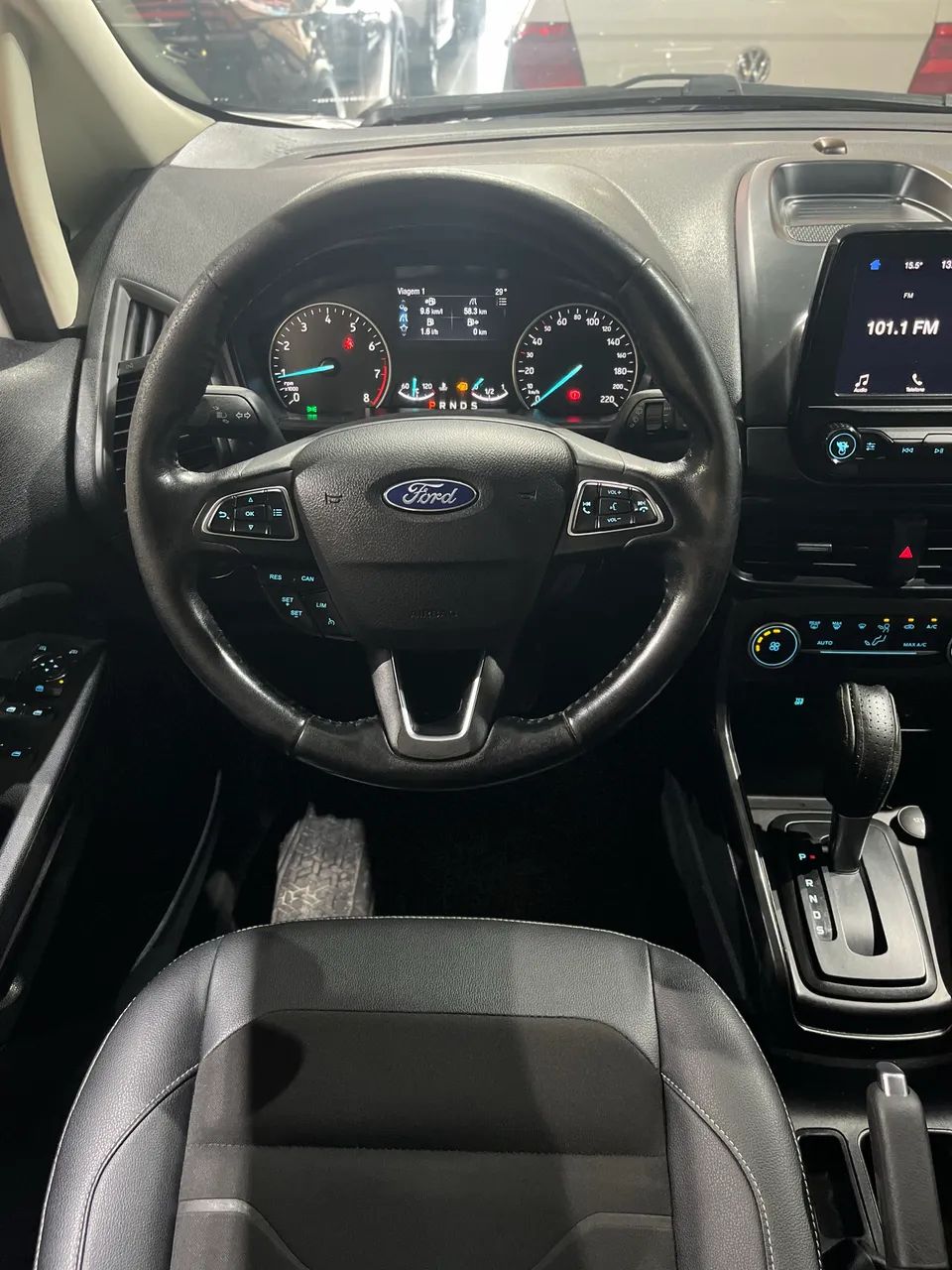 Ford ECOSPORT 9