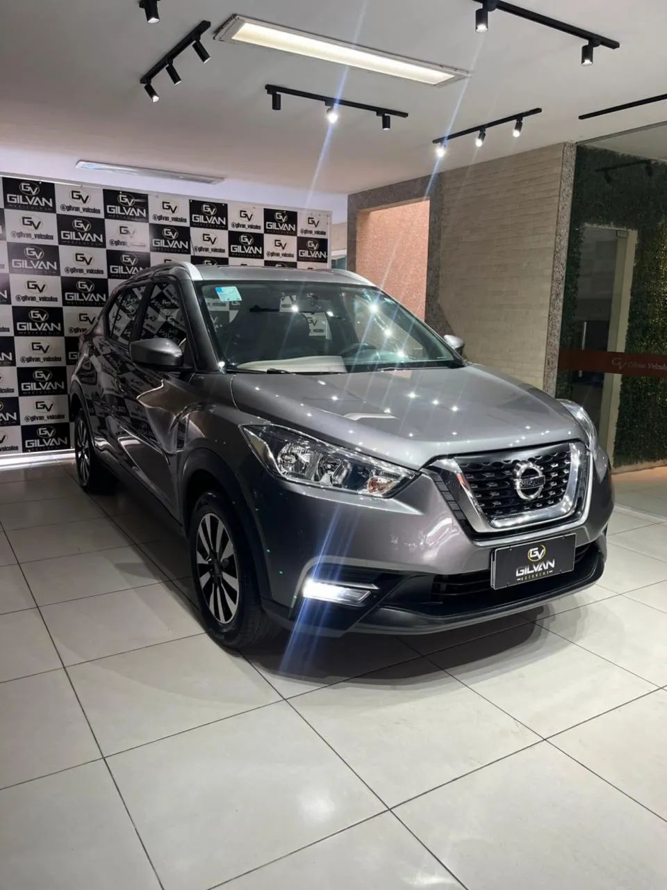 Nissan KICKS 5
