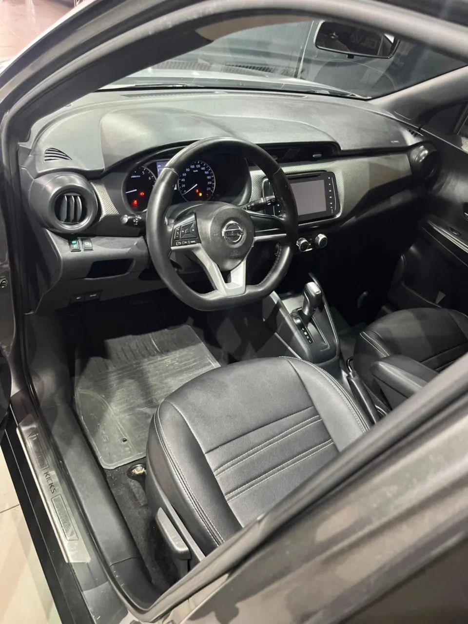 Nissan KICKS 9
