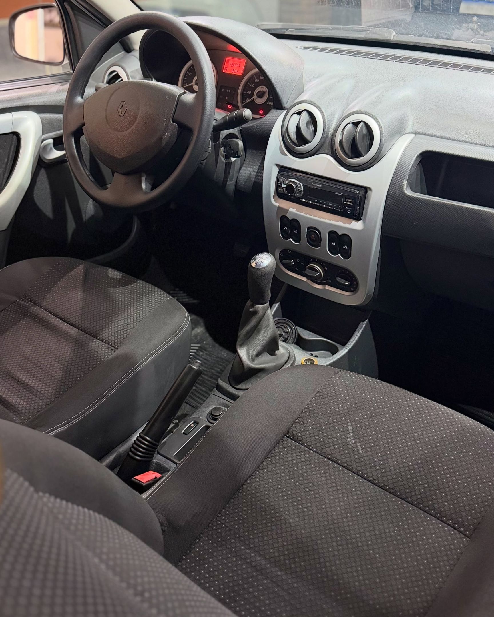 Renault SANDERO 6