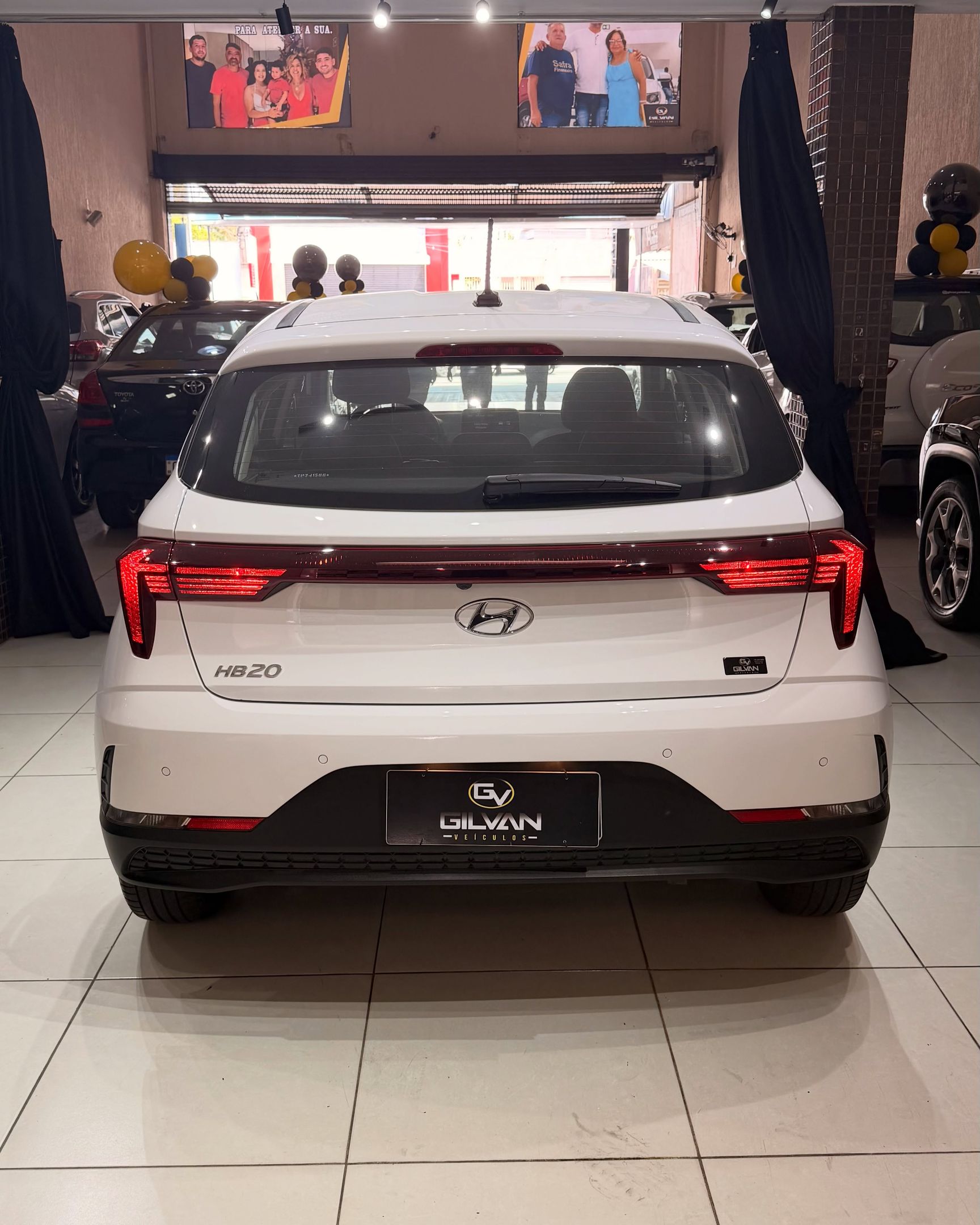Hyundai HB20 11