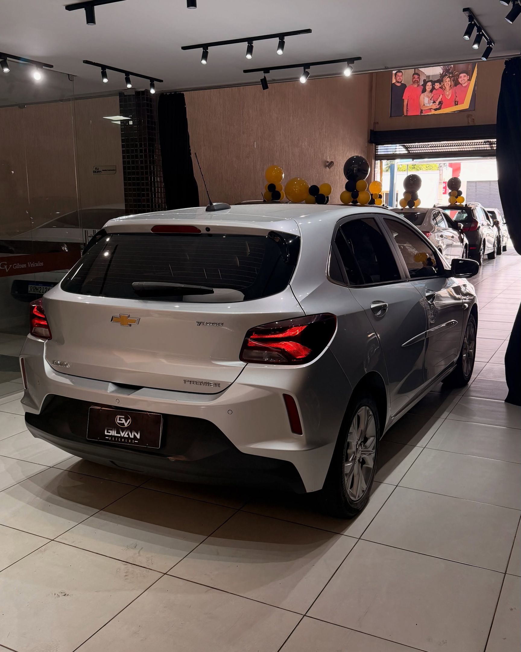 GM - Chevrolet ONIX 9