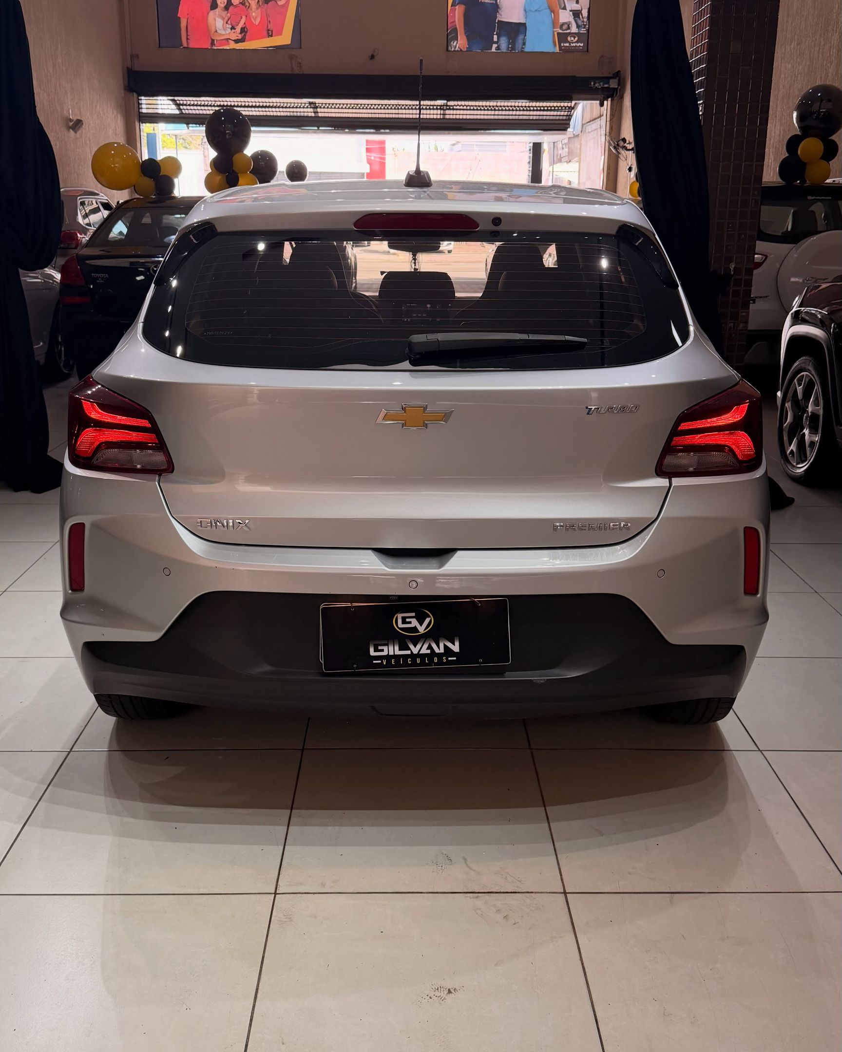 GM - Chevrolet ONIX 10