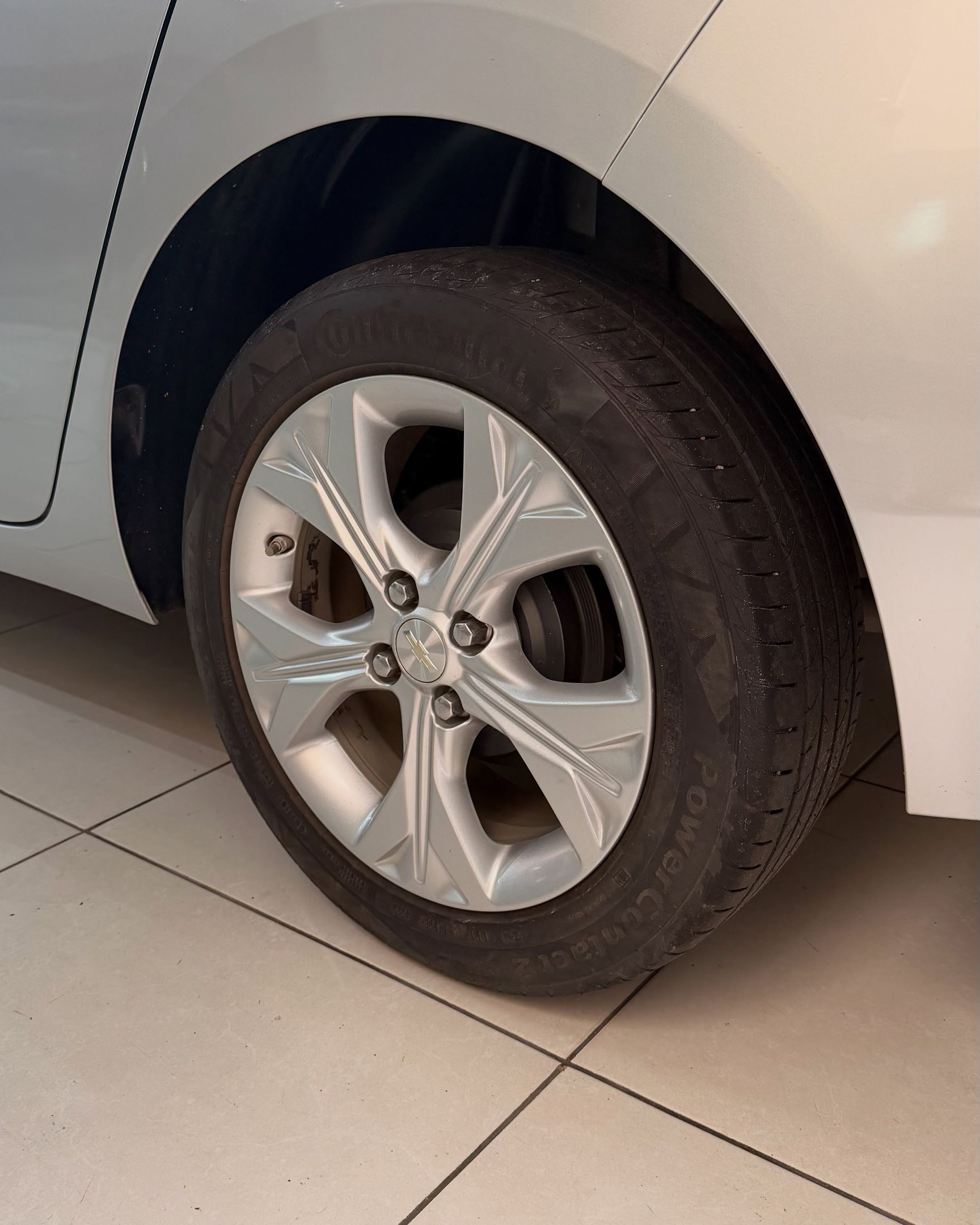 GM - Chevrolet ONIX 12