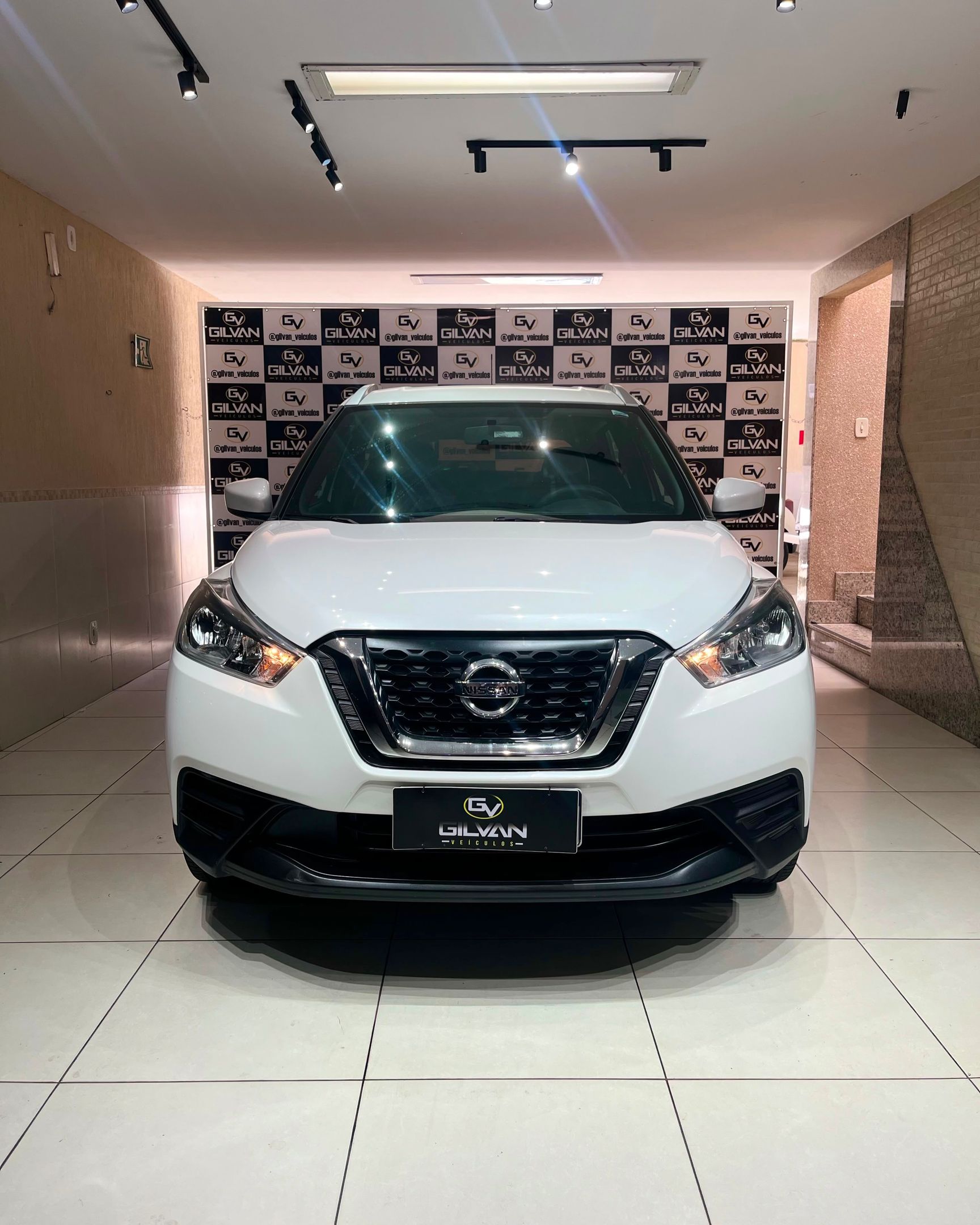 Nissan KICKS 5