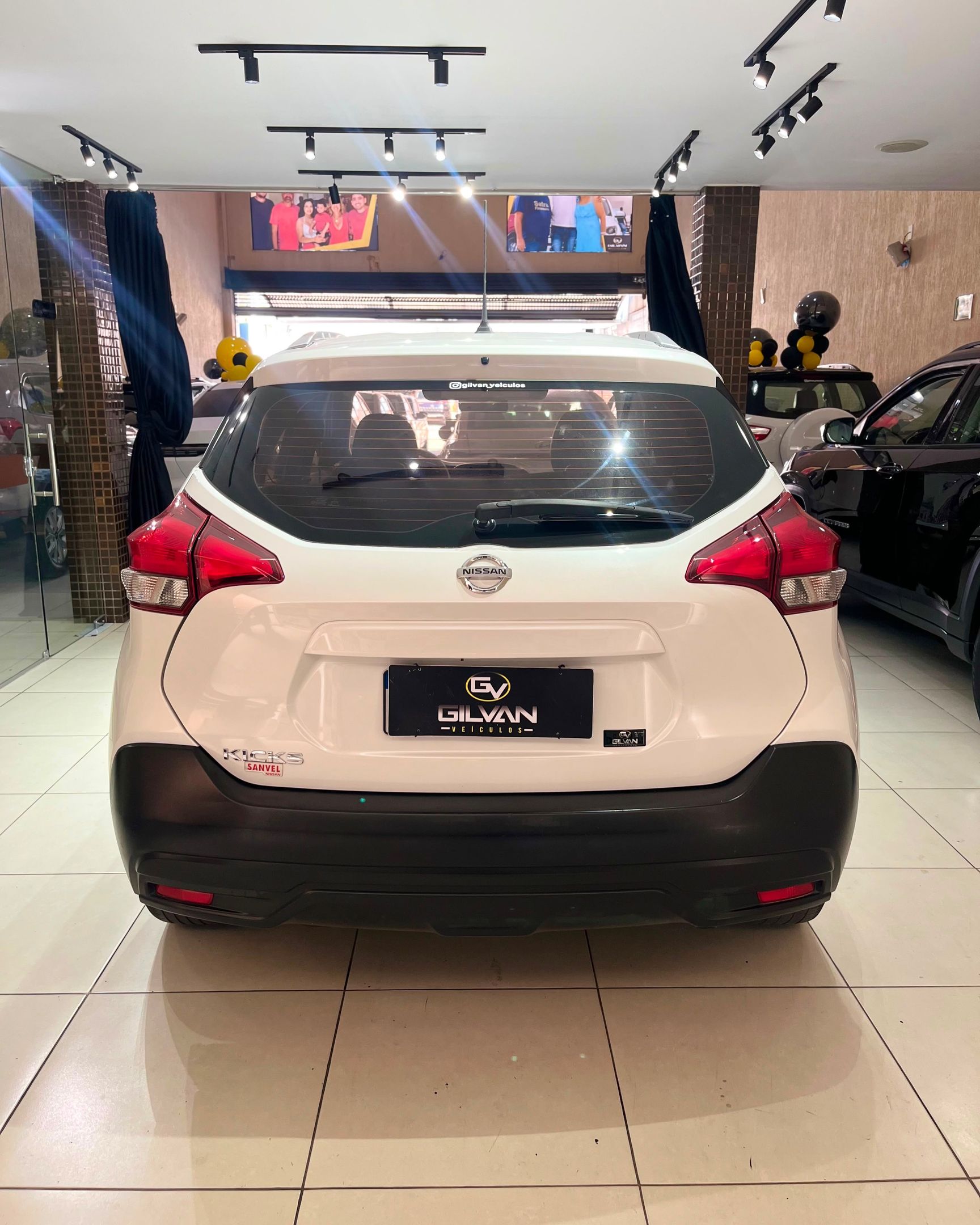 Nissan KICKS 10