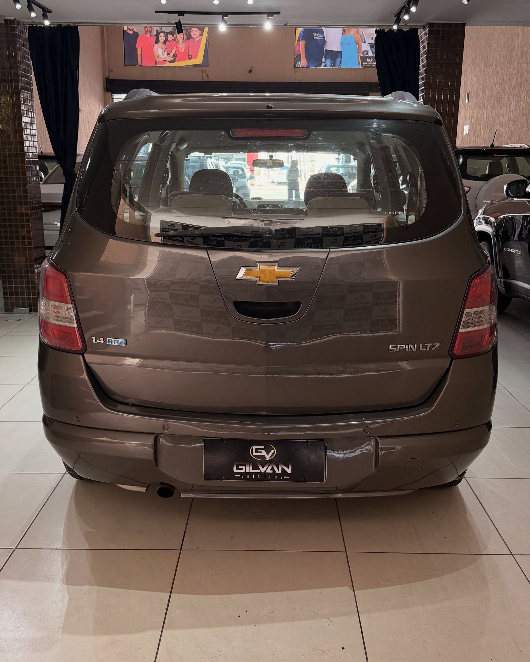 GM - Chevrolet SPIN 10