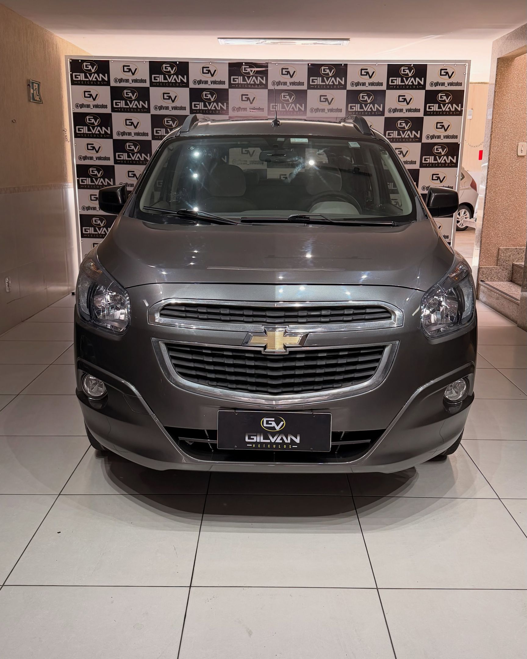 GM - Chevrolet SPIN 4
