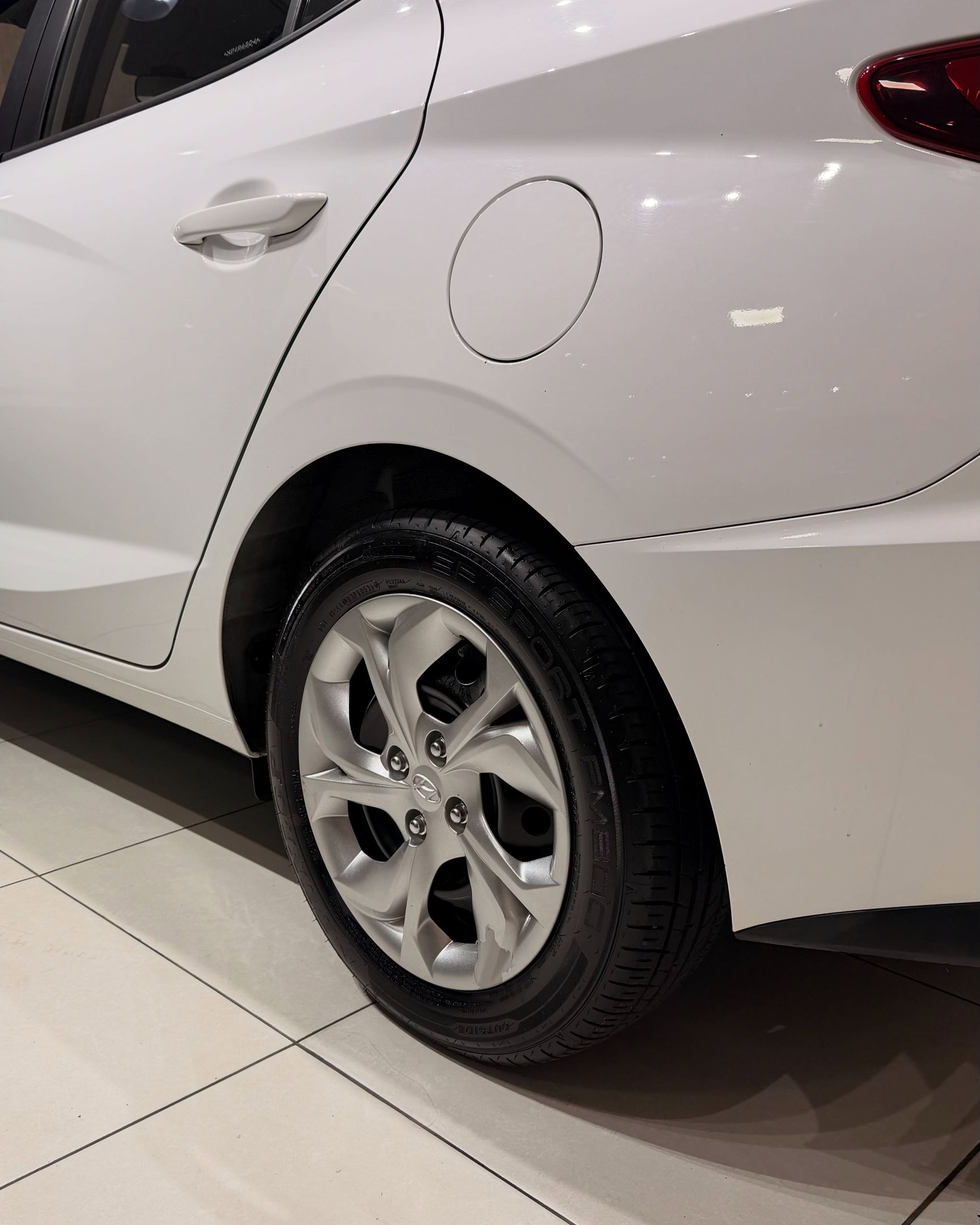 Hyundai HB20 11