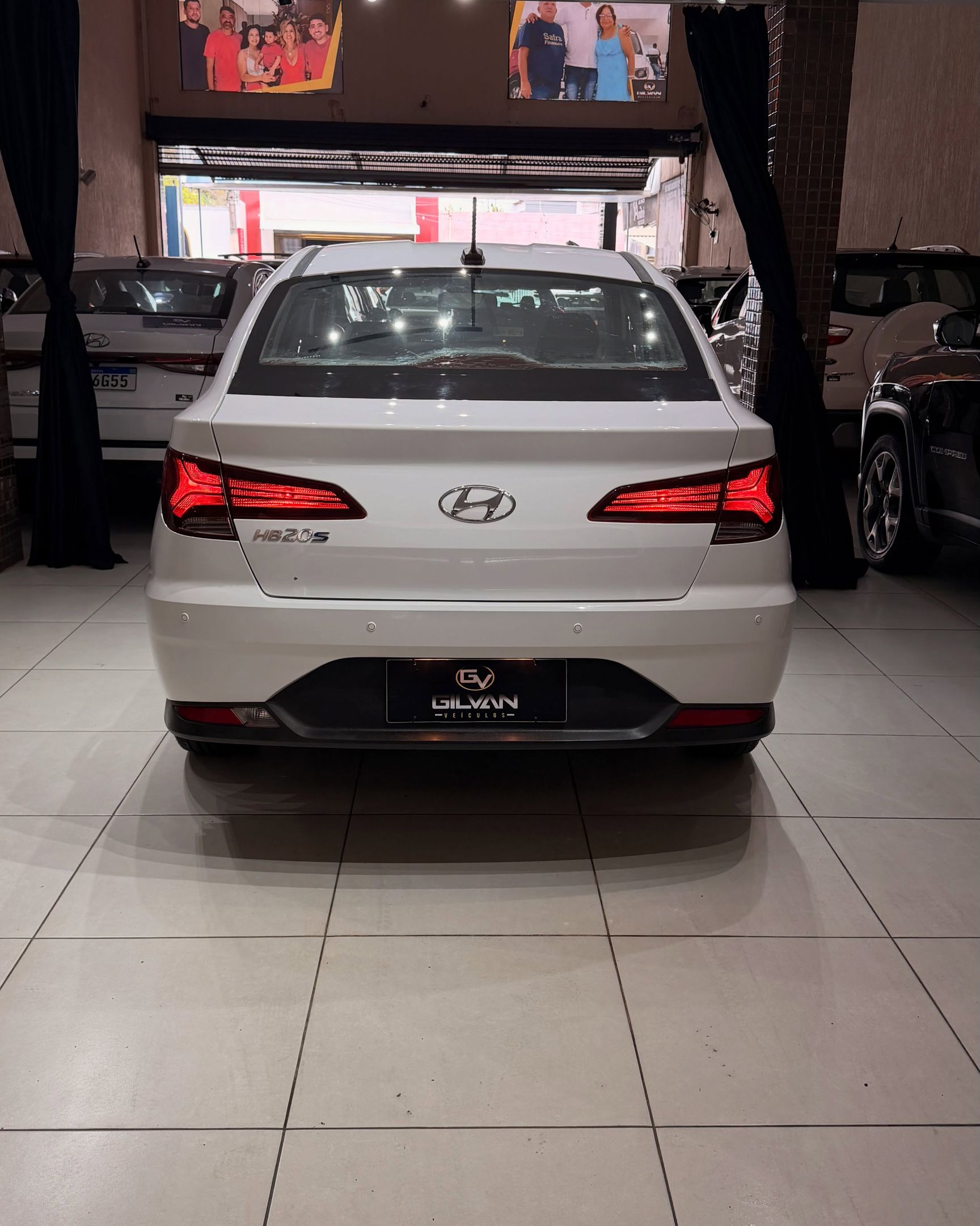 Hyundai HB20 10