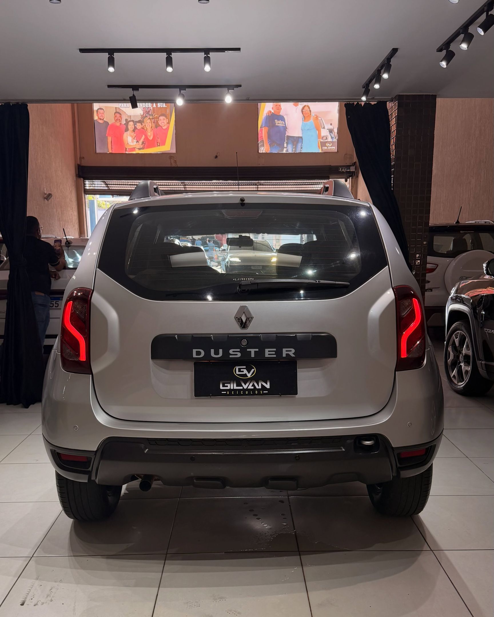 Renault DUSTER 10
