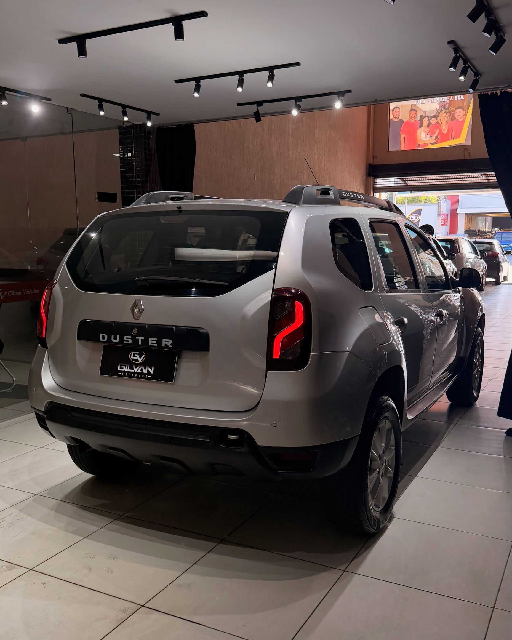 Renault DUSTER 9