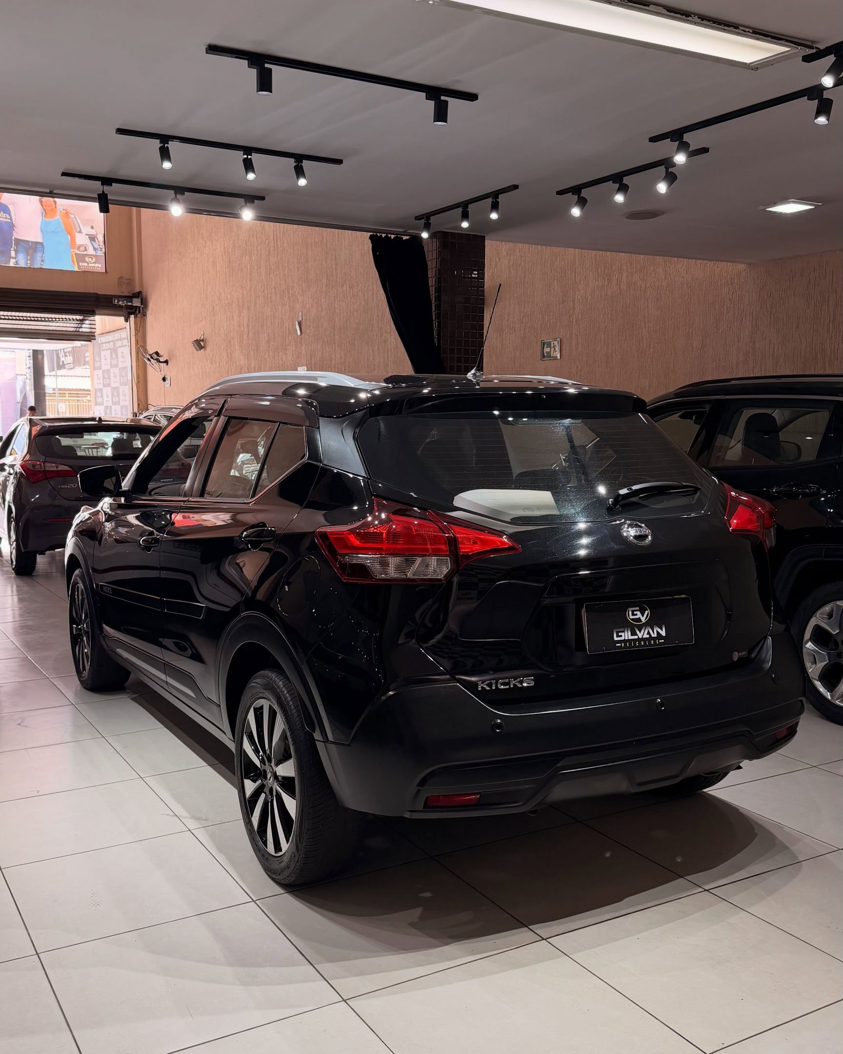 Nissan KICKS 10