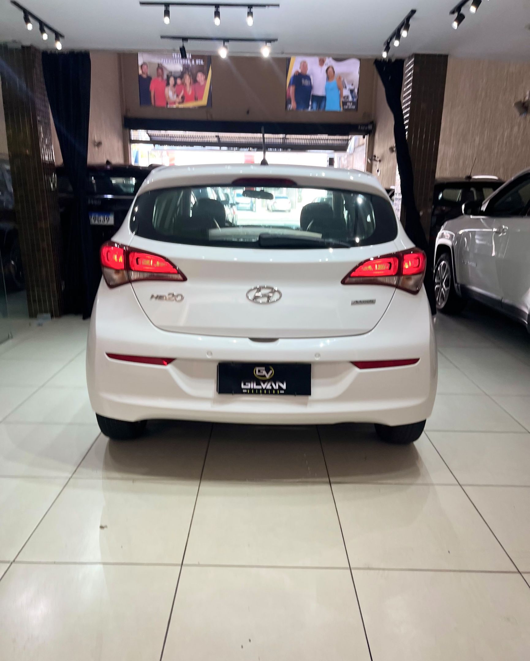 Hyundai HB20 10