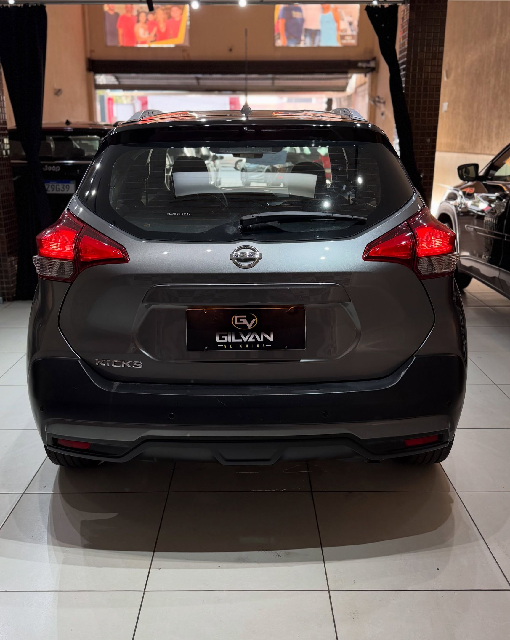 Nissan Kicks 10